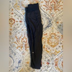 Women’s size 8 “Dance Studio” midrise cropped pant